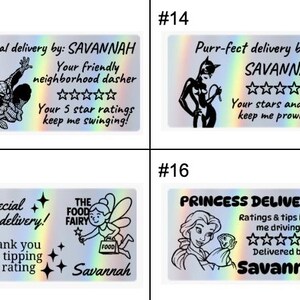 K&ouml;nnte beinhalten: Vier rechteckige holografische Aufkleber mit schwarzen grafischen Illustrationen und Text. Die Designs zeigen einen Superhelden, eine katzenartige Figur, eine Fee mit einer Essenstasche und eine Prinzessin, jeweils mit Lieferbotschaften.