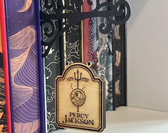 Letrero de taberna inspirado en Percy Jackson, mitología griega, divisor de género