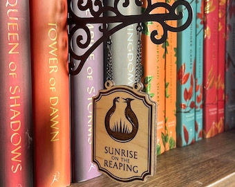 Separador de géneros literarios en homenaje a Panem, organizador de estanterías inspirado en Songbird And Snakes, regalo literario para fans de Suzanne Collins, Haymitch Abernathy