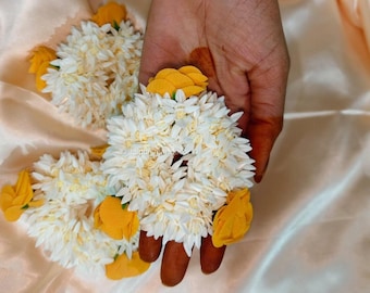 Jasmine Gajra Hair Accessory,Wrist Bracelet,Scrunchie Mogra,Floral for Haldi,Mehndi,Sangeet,Indian&Pakistani Wedding, Nikah,Bridesmaid Favor