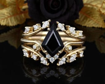 UVintage Kite Cut Black Onyx Engagement Ring Set 14K Yellow Gold Double Band Unique Cluster Moissanite Propose Ring Bridal Wedding Ring