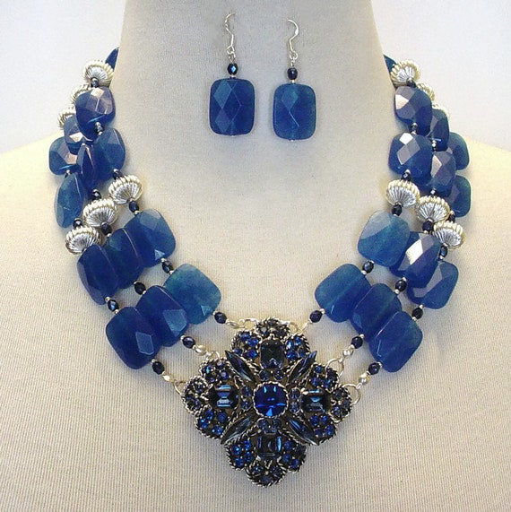 Blue statement necklace Turquoise bib necklace Big bold jewelry White pearl bib necklace Blue bib necklace Mother of the bride Gift for her