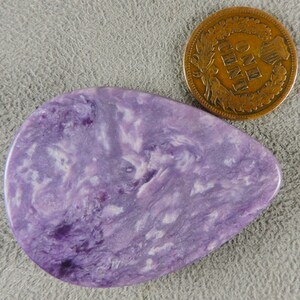 Charoite Cabochon, Chatoyant Charoite Cab. C6615, da 49erMinerali immagine 7