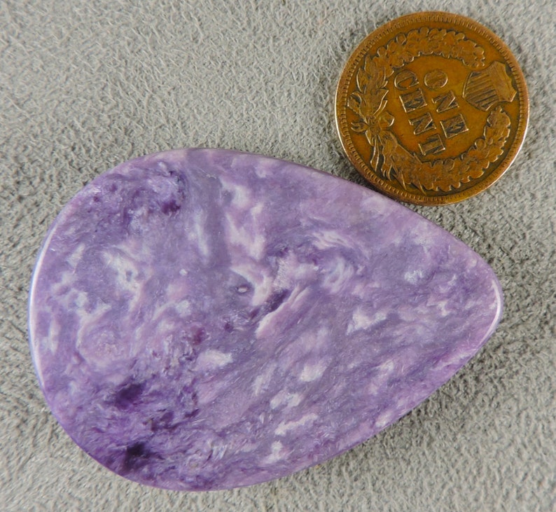 Charoite Cabochon, Chatoyant Charoite Cab. C6615, da 49erMinerali immagine 7