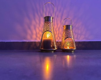 Lanterna marroquina artesanal em latão – Castiçal oriental, decoração boho para casa, iluminação com efeito de sombra.