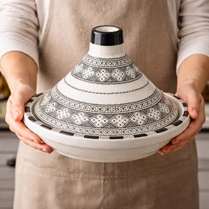 Handmade Moroccan Clay Tagine Pot – Traditional Slow Cooking Cookware