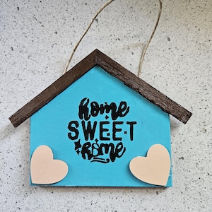 Small &quot;Home Sweet Home&quot; House