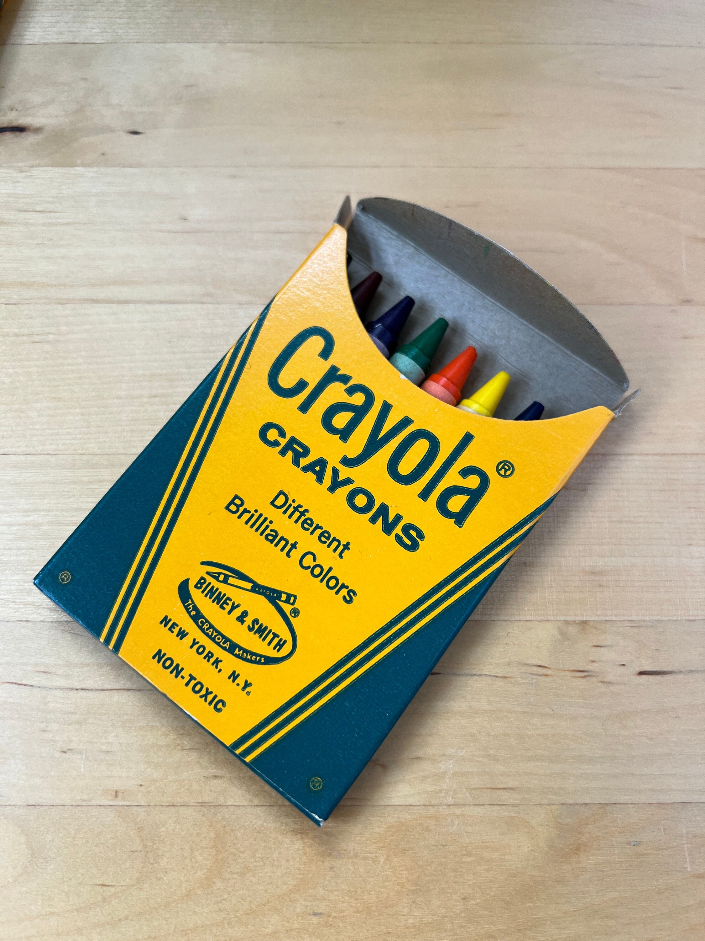 Vintage Crayola Crayons Brilliant Colors No.8 Binney & Smith Set New In Box  USA
