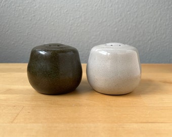 Vintage Heath Sea and Sand Salt and Pepper Shakers, Heath Ceramics