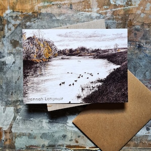 Riverbank [Late Afternoon] - blanco kaart - omwikkeld ontwerp, liggende print