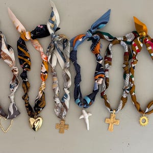 NEUE HERBST Halskette mit Goldcharme ODER Süßwasserperlenkreuz !!