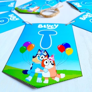 Pancarta de cumpleaños de Bluey: banderines de fiesta con Bluey y sus amigos