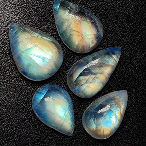 Rainbow Moonstone Cabochon Lot: Pear Shape Gemstones, 69.30 Carat