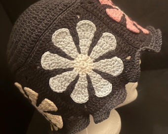 Sombrero de pescador de crochet hecho a mano – Vintage Grandma Square Floral