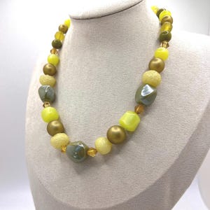 Vintage 1950s Chunky Beaded Necklace – Yellow Green Lucite Statement Jewelry