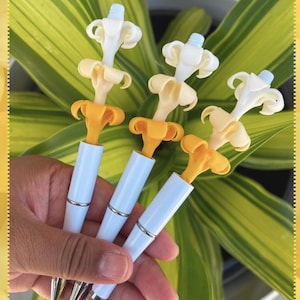 Puakenikeni Yellow White Tan Flower Ballpoint Pen