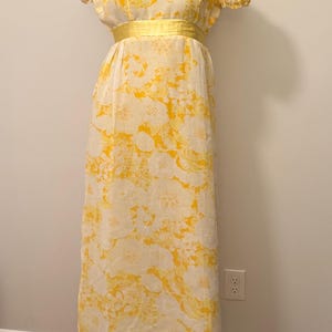 Beautiful soft Vintage 1970s dress