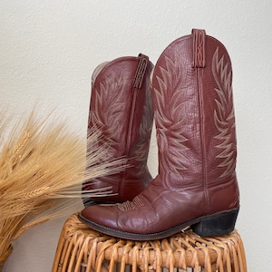 Vintage ACME Cognac Brown Leather Cowboy Boots  U.S. Mens Size 1011