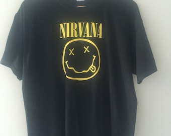 Vintage NIRVANA Smiley Tee T-shirt Iconic Kitty Pettin Vintage NIRVANA Smiley Tee T-shirt Iconic Kitty Pettin