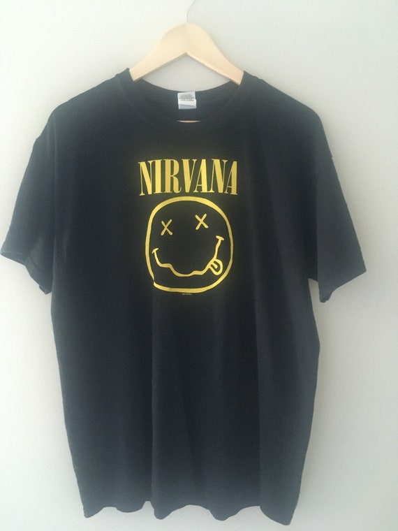 Vintage NIRVANA Smiley Tee / T-shirt / Iconic / Kitty Pettin / - Etsy