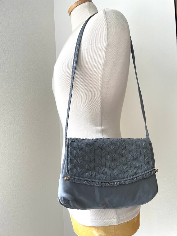 1990s Vintage Gray Woven Leather Envelope Clutch … - image 3