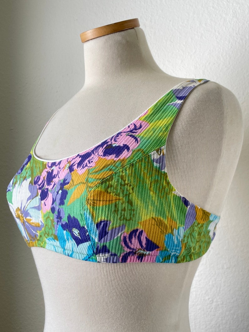 Jaren '50 Vintage 2-delig badpak Bikini badpak Speelpak Pinup tropische bloemenprint afbeelding 5