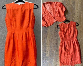 Ensemble costume 2 pièces sur mesure robe droite et veste en soie orange vintage Mid-Century XS