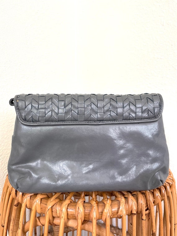 1990s Vintage Gray Woven Leather Envelope Clutch … - image 4