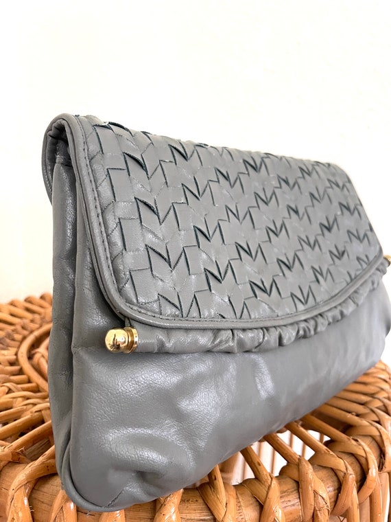 1990s Vintage Gray Woven Leather Envelope Clutch … - image 2