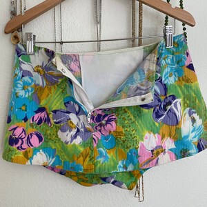 Jaren '50 Vintage 2-delig badpak Bikini badpak Speelpak Pinup tropische bloemenprint afbeelding 10