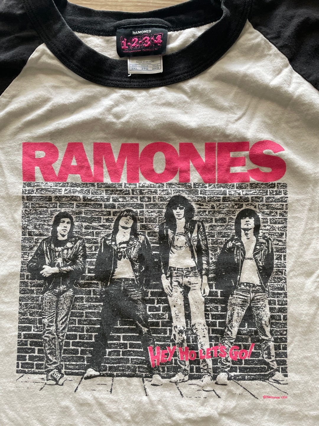 Vintage 00's Ramones T-shirt Hey Ho Lets Go - Ireland