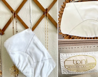 1980s Vintage White Leather Clutch Purse with Zipper and Wrist Handle