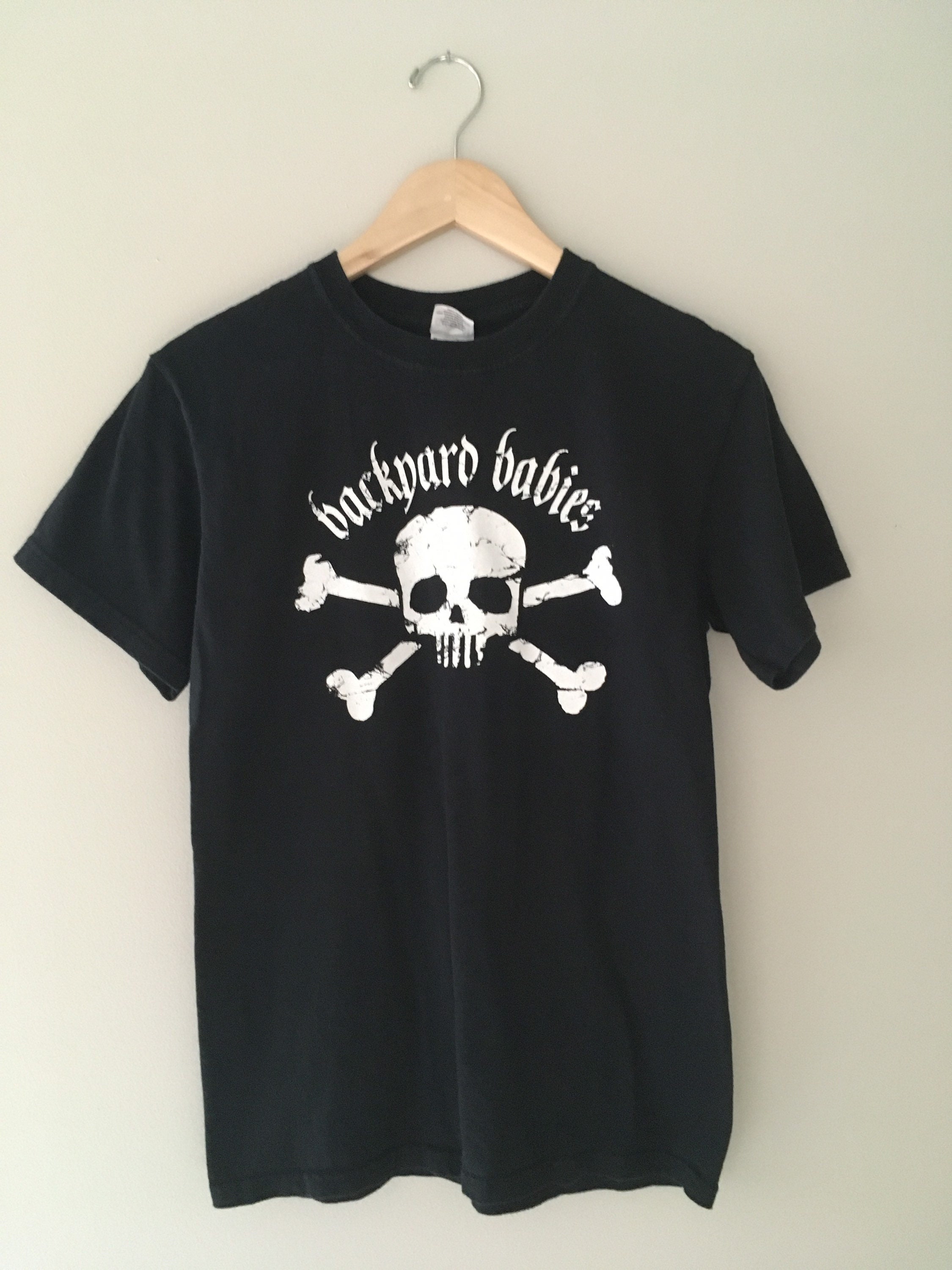 Maglietta Uomo Manica Corta Hanoi Rocks – Nero – Vestibilità Sportiva 100% Cotone