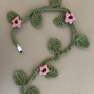 Crocheted Flower & Vine Phone Charger