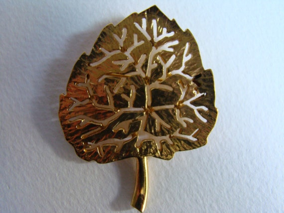 Claude Montana imitating leaves brooch