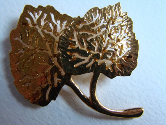 Claude Montana imitating leaves brooch