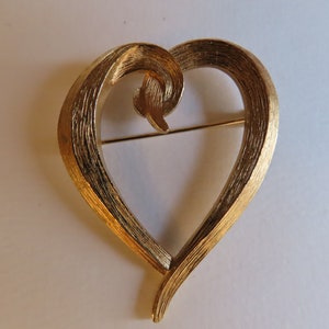 Jacques Esterel Paris heart brooch