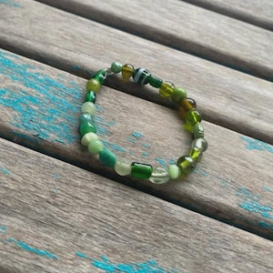 Green Glass Beaded Bracelet: One-of-a-Kind Stretch Jewelry