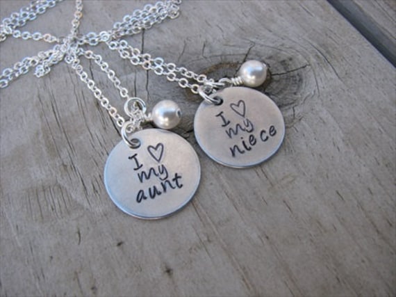 Amazon.com: NOURISHLOV Aunt Gifts from Niece, Gifts for Niece from Aunt,  Aunt and Niece Gifts, Sterling Silver Interlocking Heart Necklace, Niece  Gifts from Aunt, Aunt Birthday MothersDay Gifts, Christmas Gifts : Clothing,