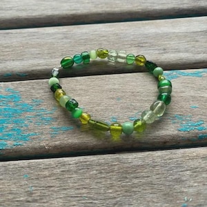 Green Glass Beaded Bracelet: One-of-a-Kind Stretch Jewelry