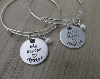 Personalized set of 2 Sisters Bracelets- 2 Bracelet Set- "big sister", "little sister" each with a name and a pearl