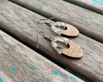 Open Oval Go-Go Wood and Clear/Speckled White/Black Earrings