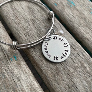 Inspiration Bracelet- &quot;dream it wish it do it&quot; with an accent bead of your choice