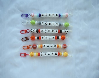 Gepersonaliseerde sportsleutelhanger met kralen | Naambedel, rugzaklabel