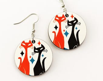 Brincos pendentes de gato atômico: joias rockabilly modernas de meados do século