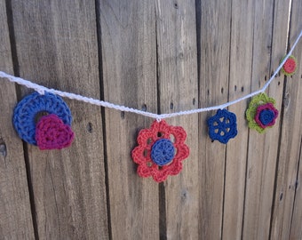 Digital Crochet Pattern for a Spring Flower Garland for Home or Party Decor