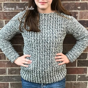 Digital Crochet Pattern for a Women&#39;s Raglan Sleeve Pullover Sweater
