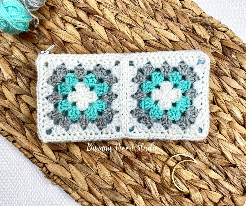 Granny Square Zipper Pouch crochet pattern listing photo by bananamoonstudio