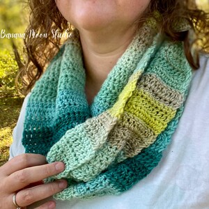 Digital Crochet Pattern for a Beginner Crochet Infinity Scarf