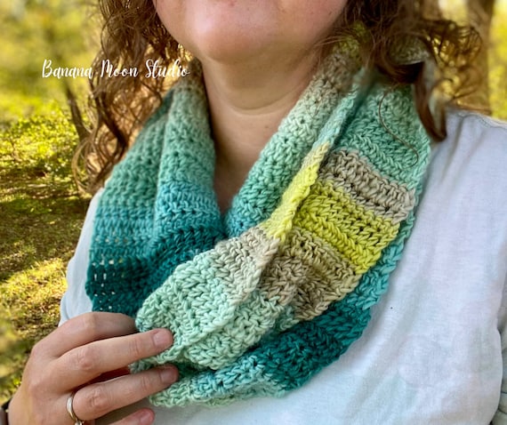Digital Crochet Pattern for a Beginner Crochet Infinity Scarf